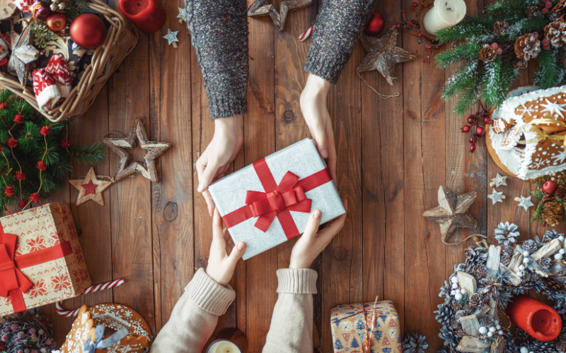 Abbildung von Weihnachtsgeschenken, um bildlich darzustellen, wie die besten Weihnachtsgeschenke aussehen könnten.